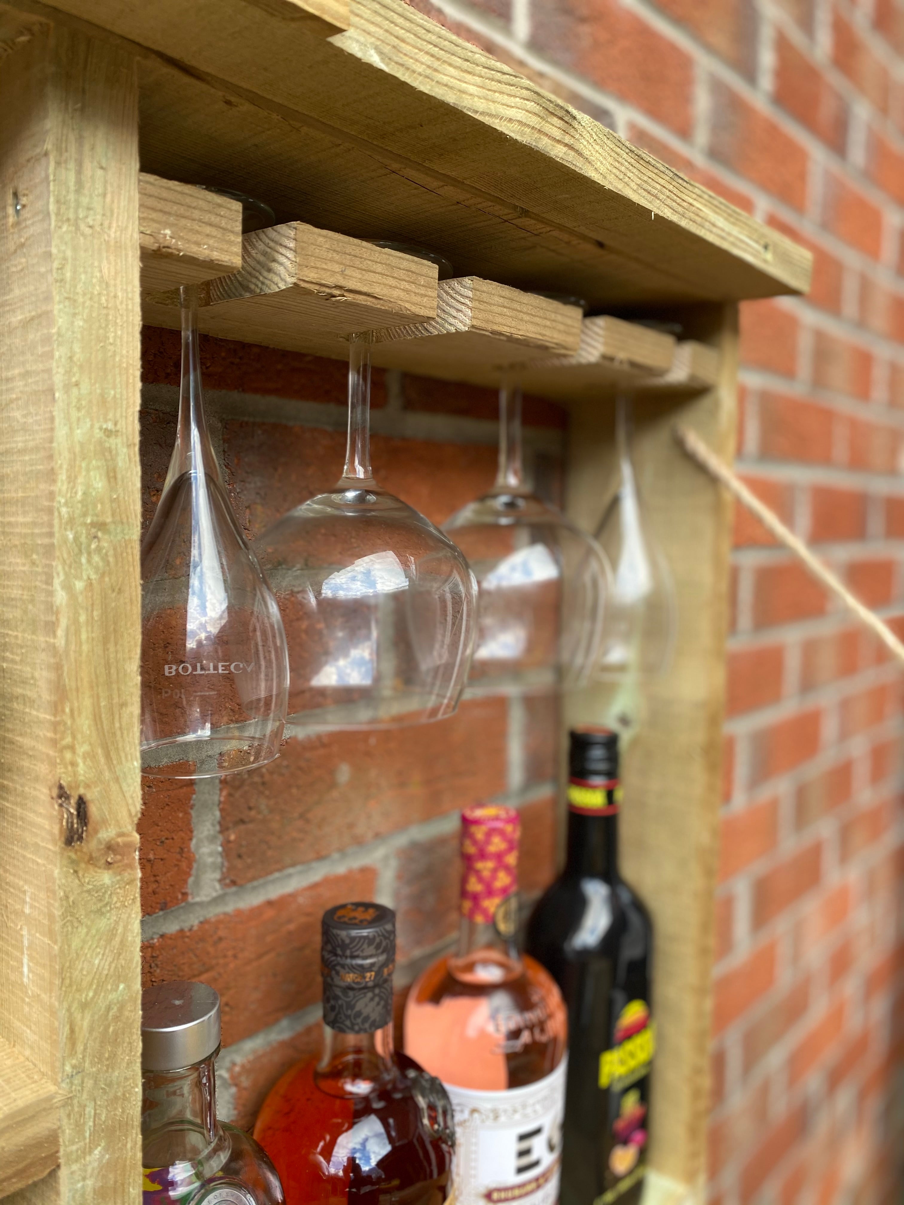 Garden Bar – Wall Mounted Outdoor Bar